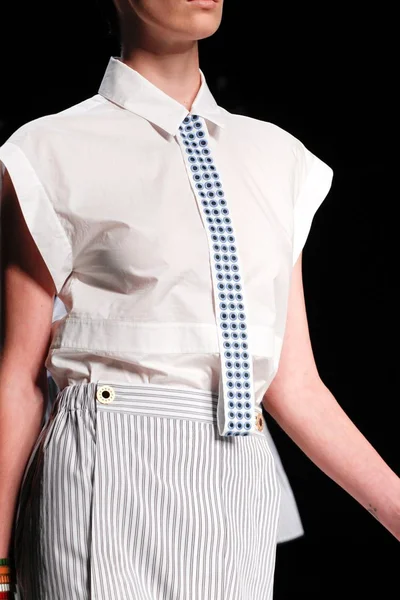 Look 35